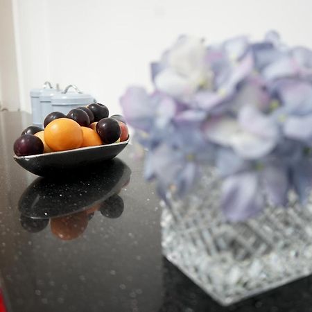 Luxury London Garden Home Sleep 7, 2 Mins To Metro Dış mekan fotoğraf