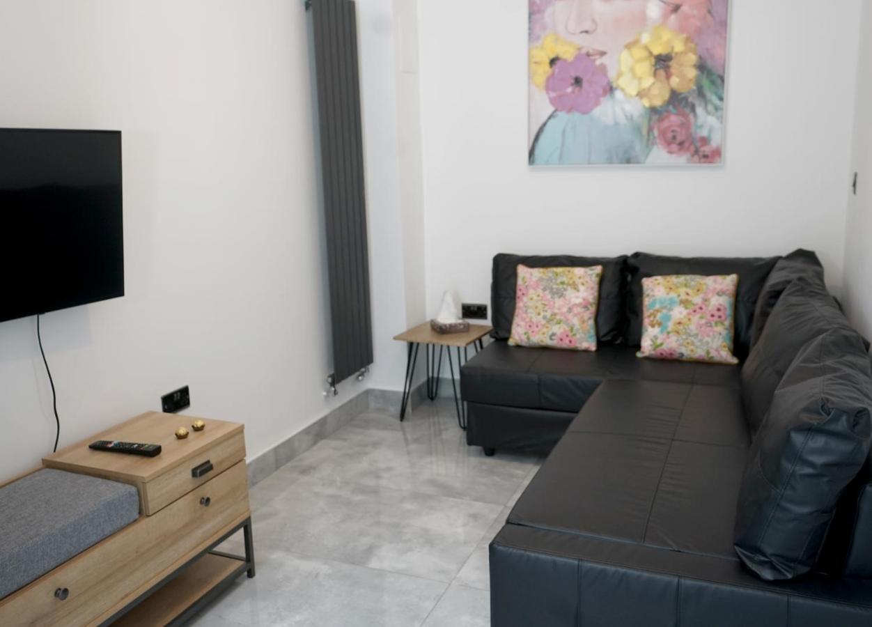 Luxury London Garden Home Sleep 7, 2 Mins To Metro Dış mekan fotoğraf