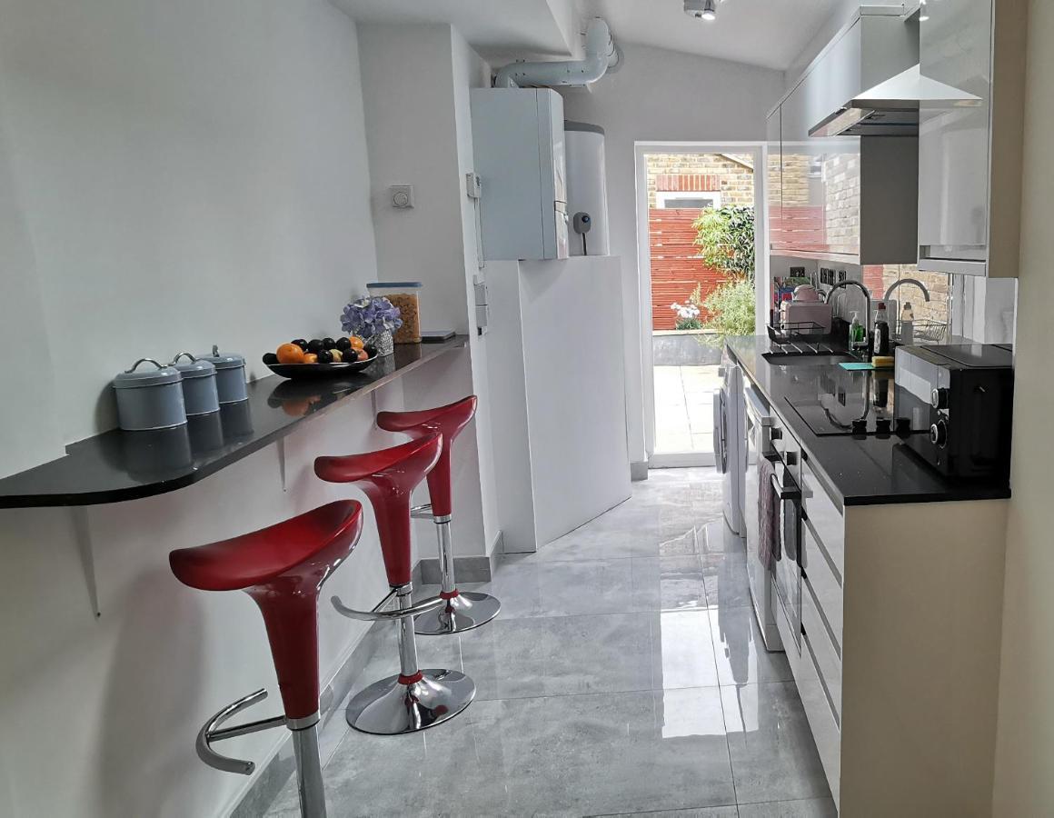 Luxury London Garden Home Sleep 7, 2 Mins To Metro Dış mekan fotoğraf