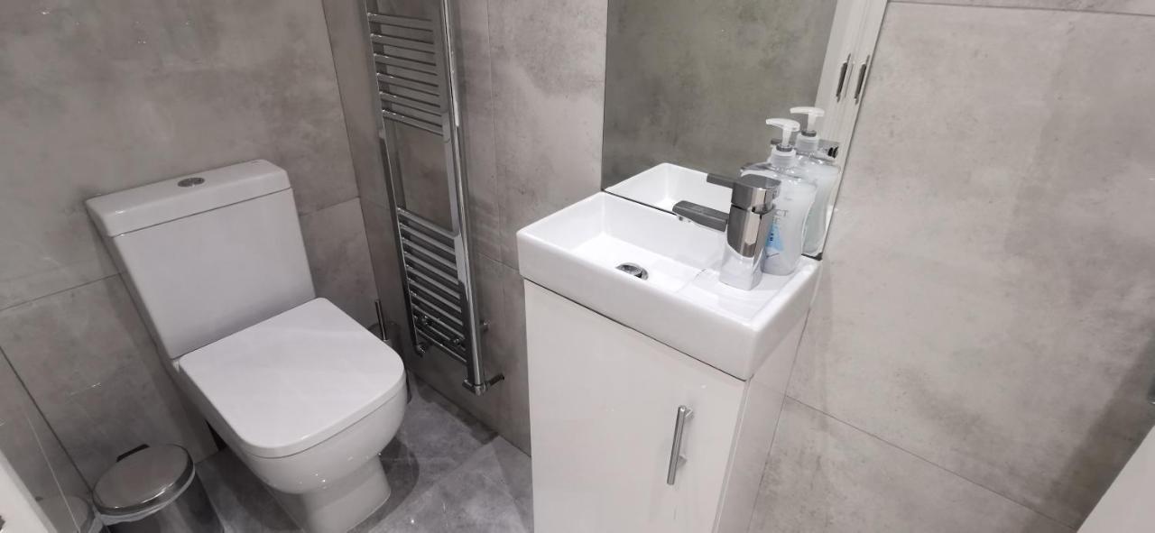 Luxury London Garden Home Sleep 7, 2 Mins To Metro Dış mekan fotoğraf